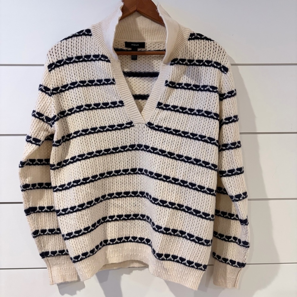 Aqua V-Neck Sweater Cream Navy Coastal Nautical Preppy Medium